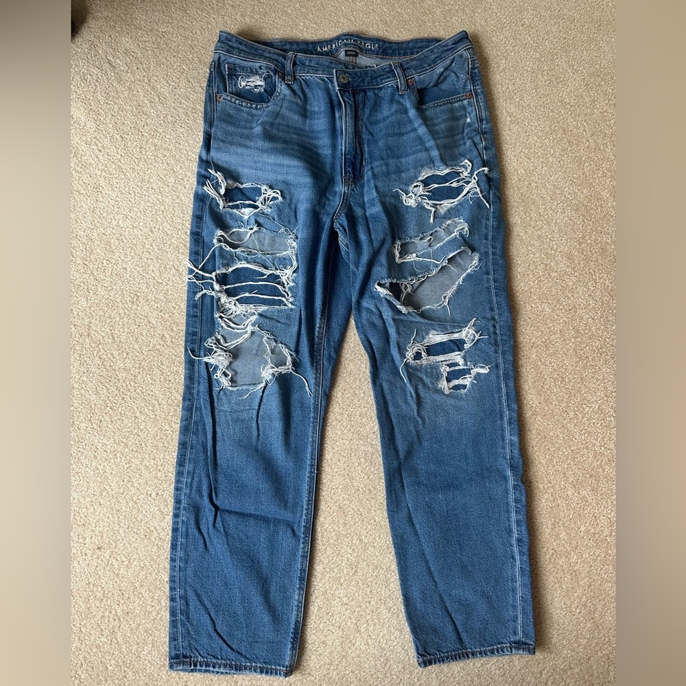 American Eagle Women’s Mom Jeans (Size 14)